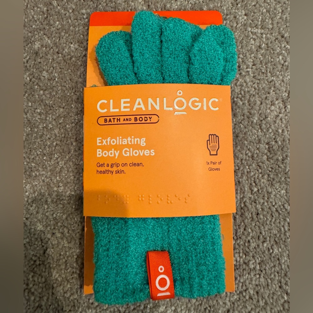 NWT Clean Logic exfoliating gloves
